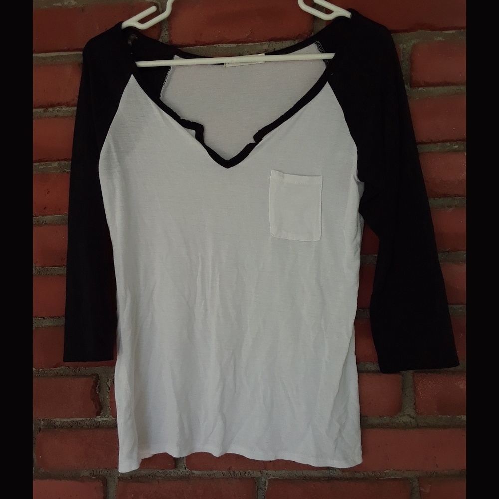 NWOT|Heart & Hips|Black And White Tee